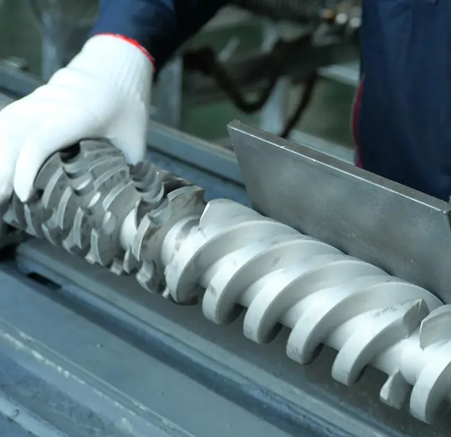 Cén fáth go bhfeictear línte dubha arís agus arís eile san easbhrúiteoir? Múineann an t-alt seo duit conas a chinneadh go tapa cibé an bhfuil sé de bharr fadhb leis an bairille nó scriú.